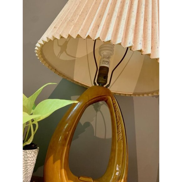 Vintage Mid Modern Mustard Lamp - Picture 3 of 5